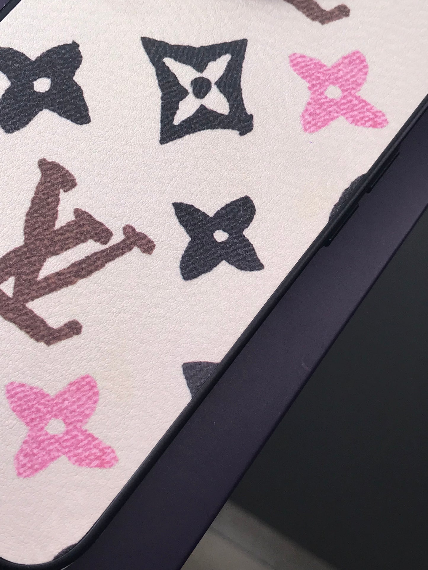 Shine LV Case (00012)